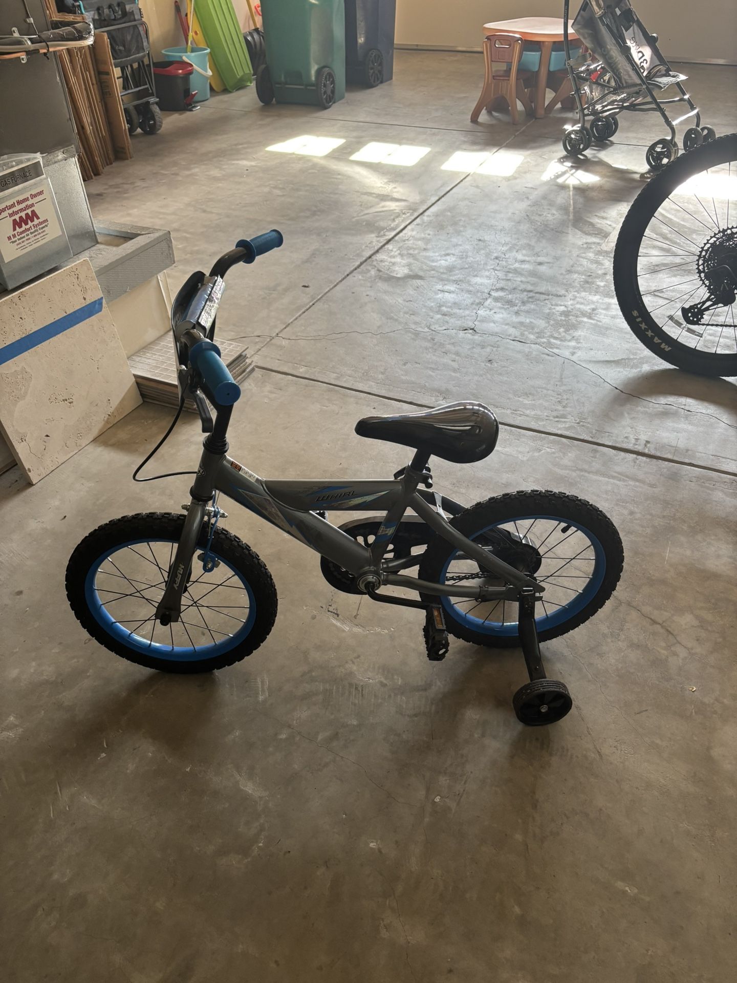 Huffy 16 Inch Bike With Training Wheels