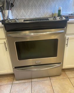 Frigidaire Oven | See Description