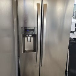 Kenmore Side By Side Refrigerator (W33)
