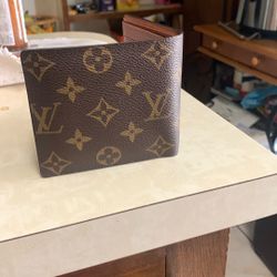 Louis Vuitton Monogram Canvas Wallet