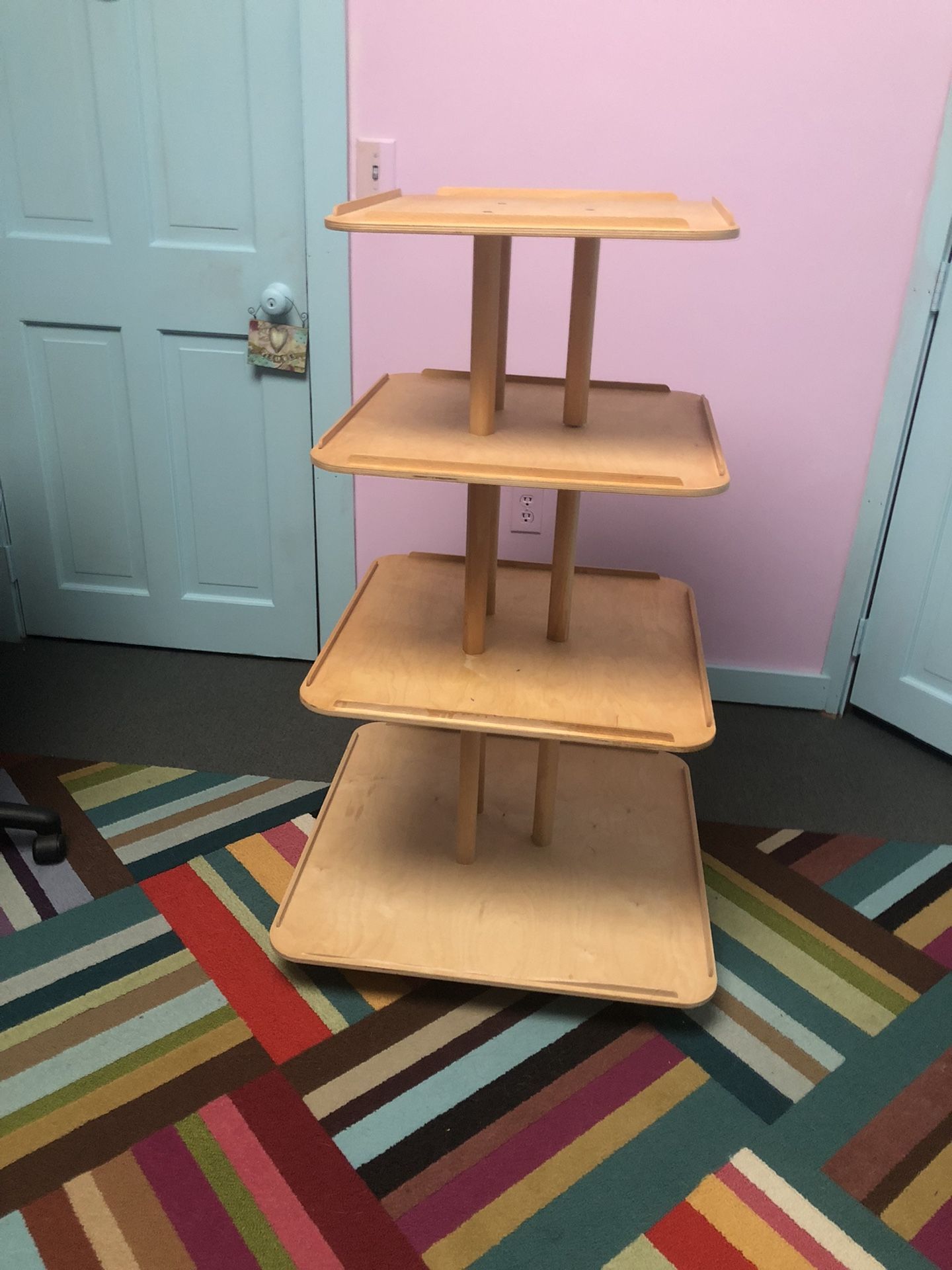 Display Rack With 4 Tiers On wheels