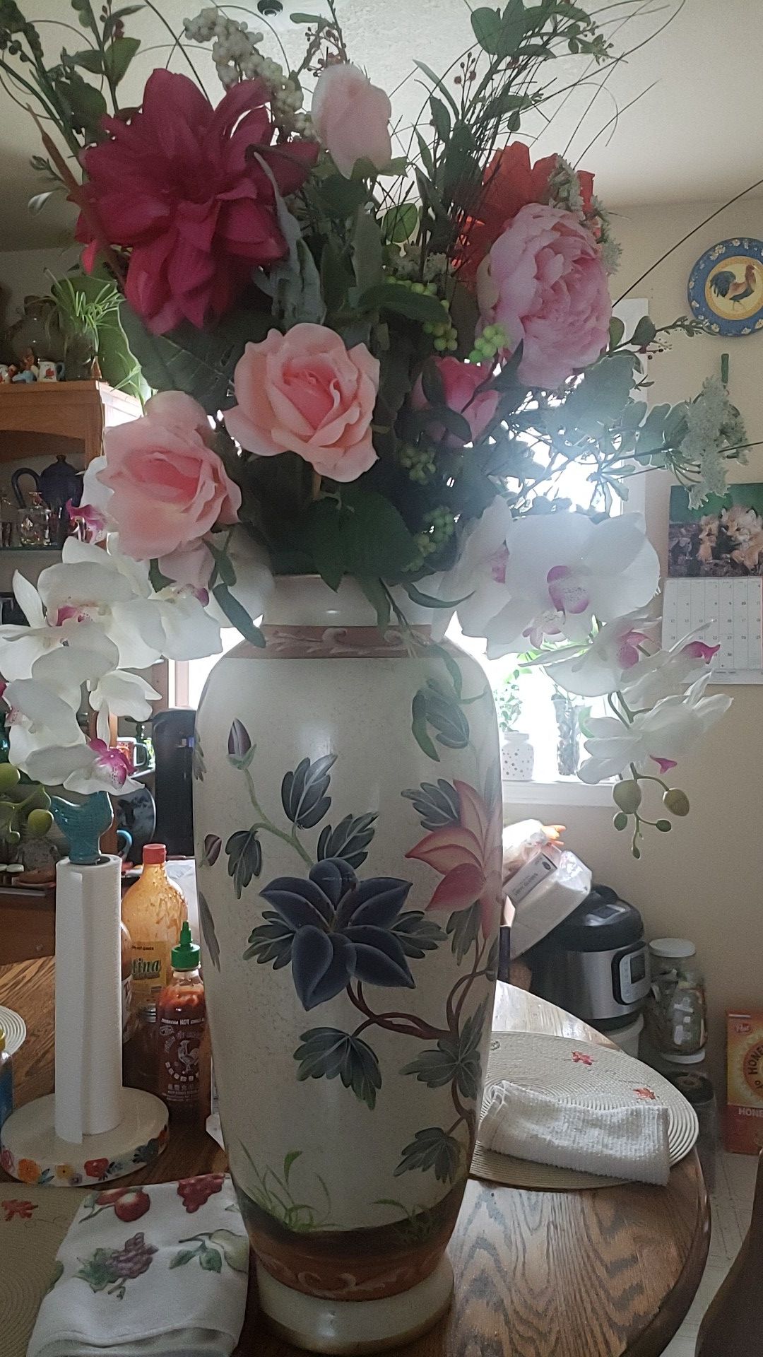Vase with roses
