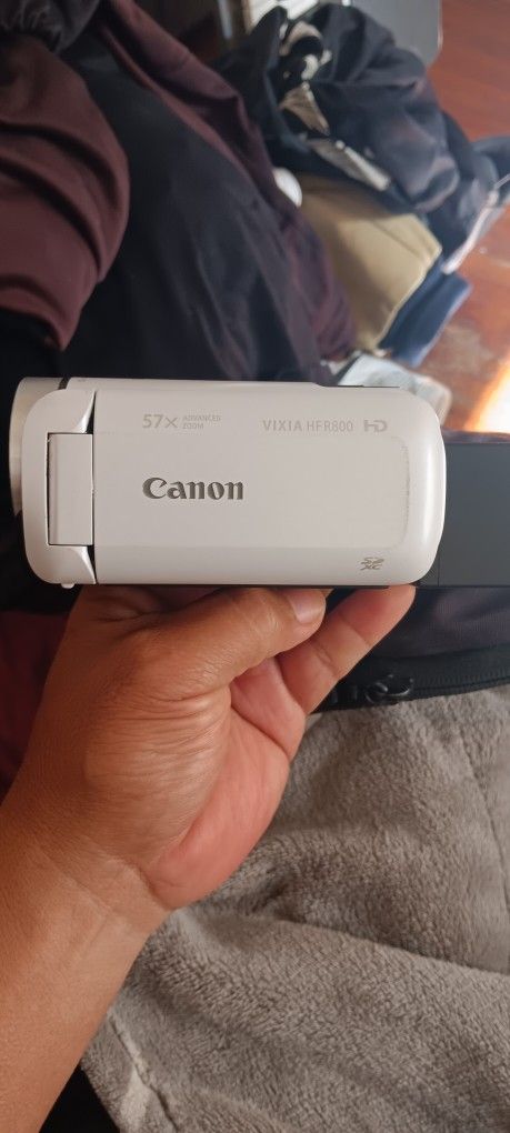 Canon Vixia Hf R800 HD Camcorder 1080p Missing Charger 