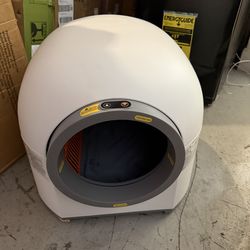 Self cleaning cat litter box