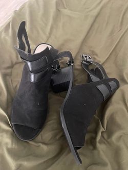 American Eagle Black Open Toe Block Heel Sandals 7½