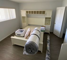 Queen Bed foundation with storage (Sat morning pick up!)