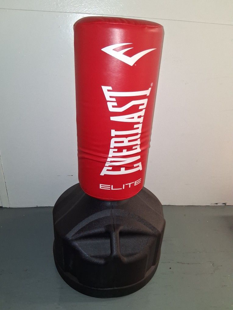 Everlast Elite punching bag stand