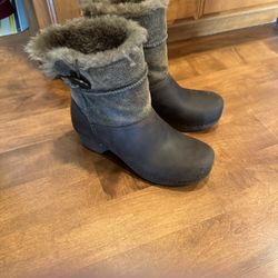 Dansko boots with on sale fur