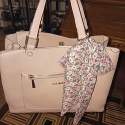 BRAND NEW SPOTLESS CLEAN STEVE MADDEN PURSE LIGHT PINK NO RIPS STAINS OR TEARS No peeling  PERFECT CONDITION PAID OVER $80+ ASKING ONLY $50 MUST PICK 