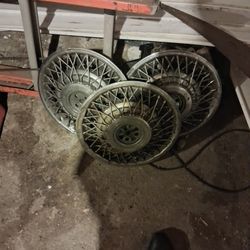 82 >87 Cadillac Hub Caps