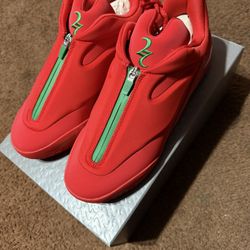 Shai 001 “Winter Red” Sz 9.5
