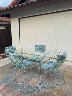 Gorgeous Dining Set