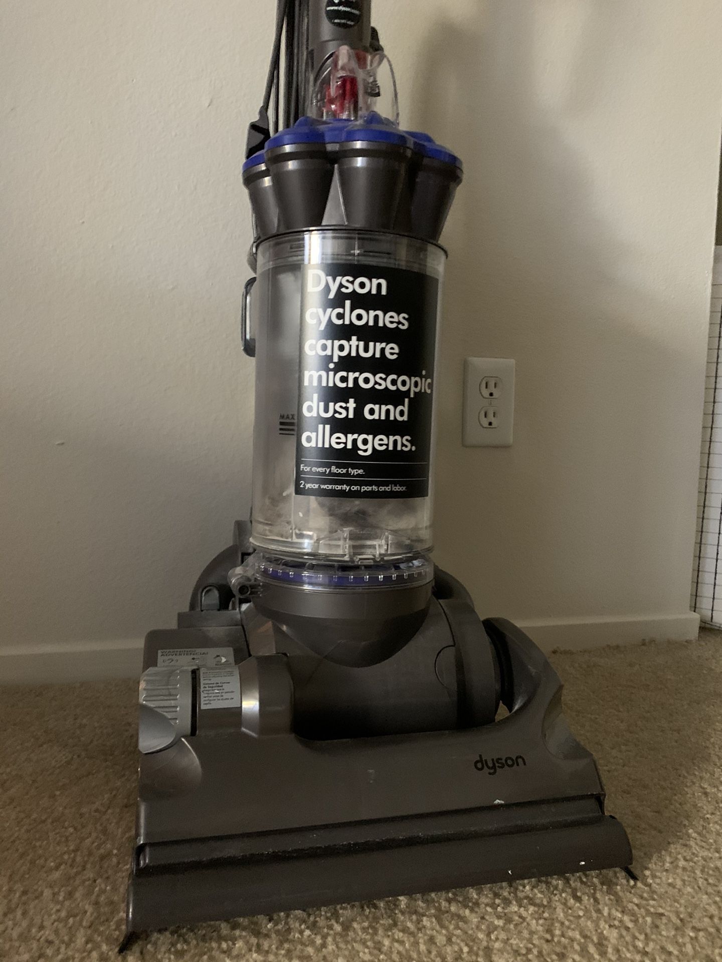 Dyson DC33 Vacuum