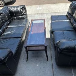 Beautiful sectional Couch and Love Seat leather 