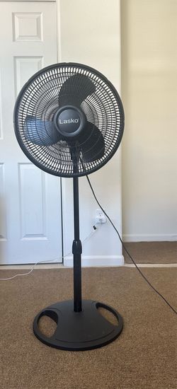 Lasko 18“ Pedestal Fan – Strong Airflow, Quiet, Excellent Condition