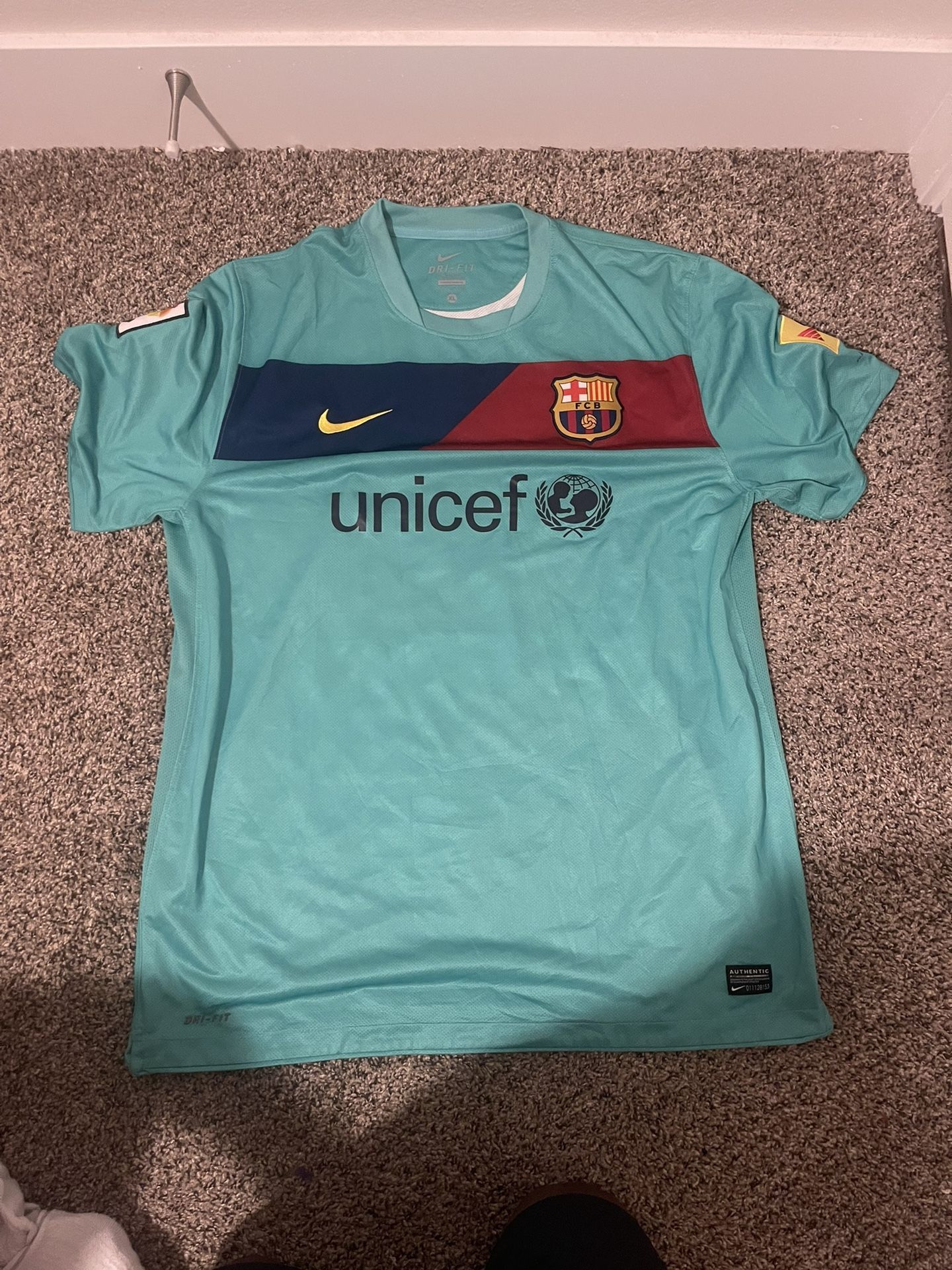 2010-11 Barcelona Dani Alves Jersey