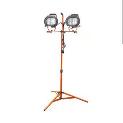 HDX
1200-Watt Halogen Tripod Work Light