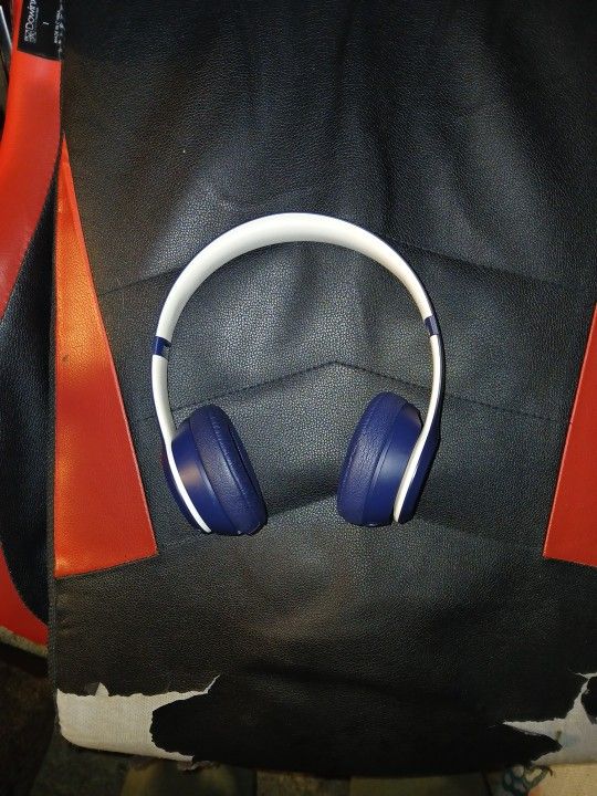 beats wireless have wire too