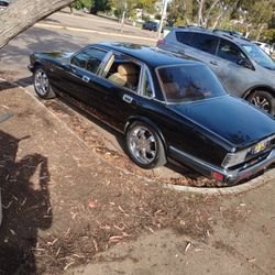 1990 xj6 new tires and new struts excellent condition