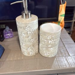 Gray Bathroom Soap/tooth Brush Set