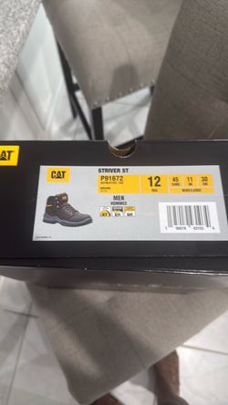 Caterpillar Striver CT91672 is a heavy-duty industrial work boot designed for safety, comfort, and durability.