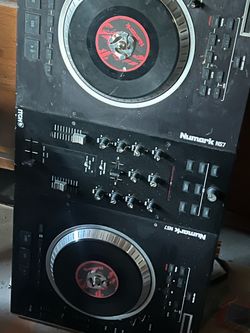 Numark NS7 DJ Controller