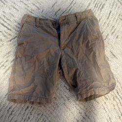 Old Navy Khaki Shorts – Men’s Size 31 (Lived-In Straight Fit)