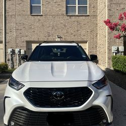 2023 Toyota Highlander XSE – Fully Loaded, Like New, One Owner