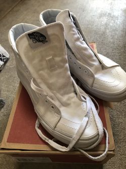 Brand new women’s size 7 1/2 high top vans