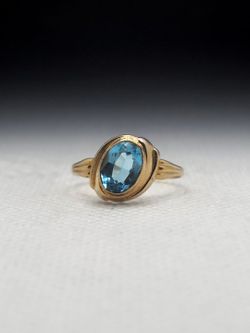 Opal Signet 14k Yellow Gold Ring (3.3 dwt)