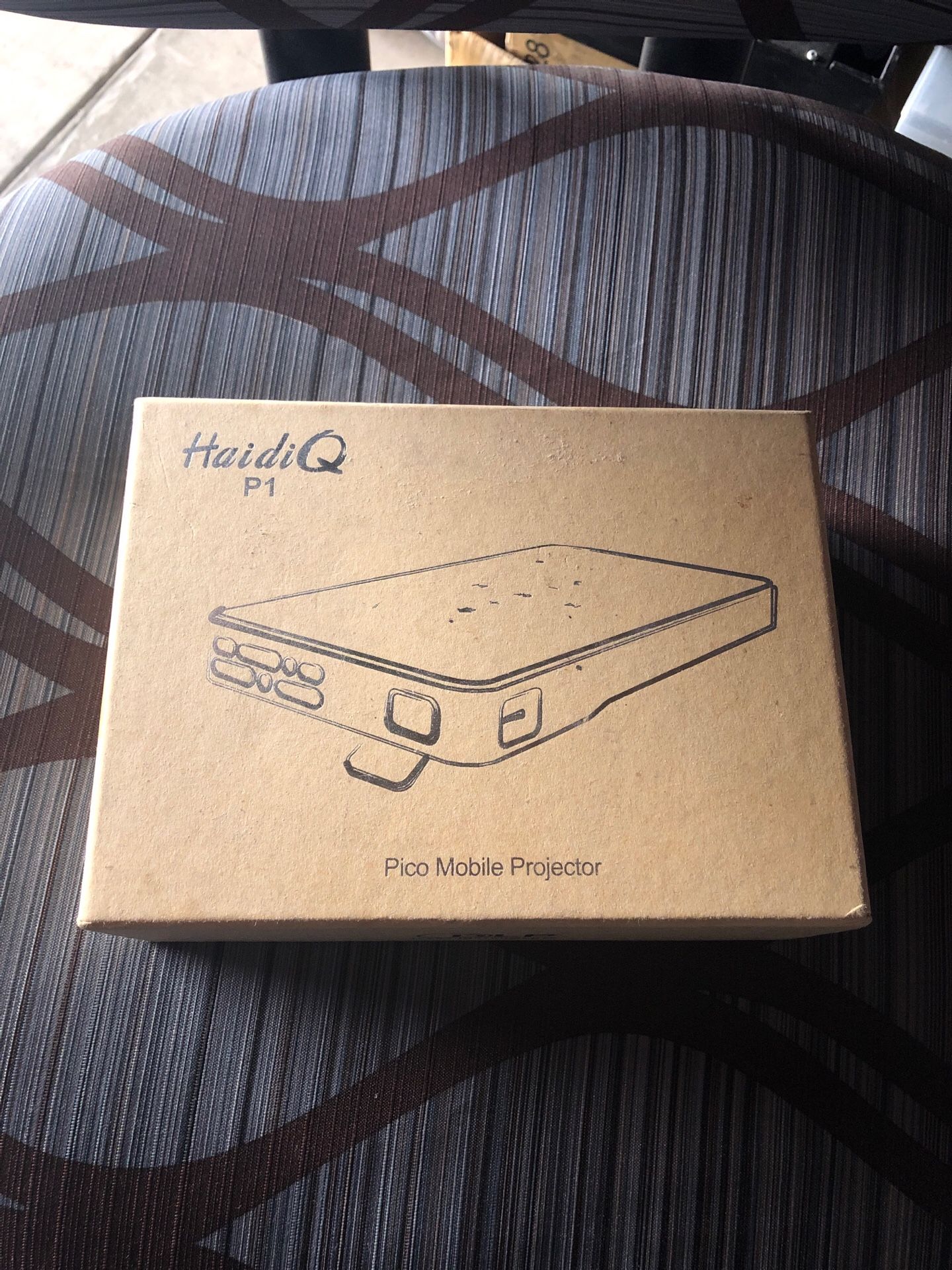 HaidiQ P1 pico Android kik Kat projector it will fit in your pocket