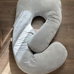 Momcozy pregnancy pillow