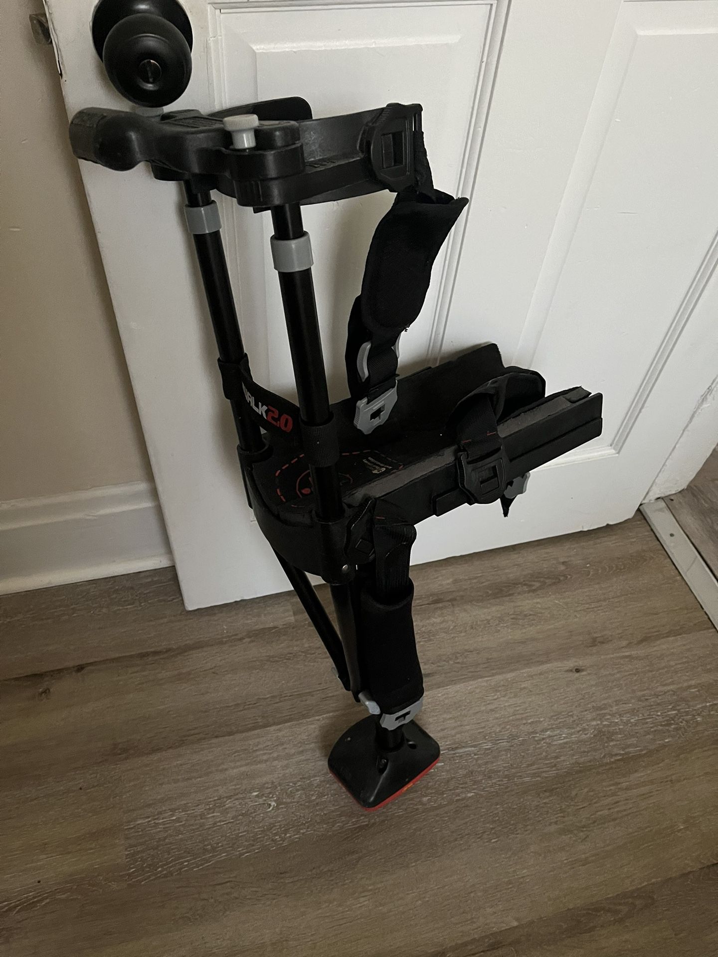 Hands Free crutch- i Walker