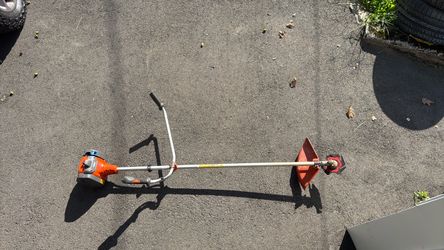 Husqvarna 129R weed wacker