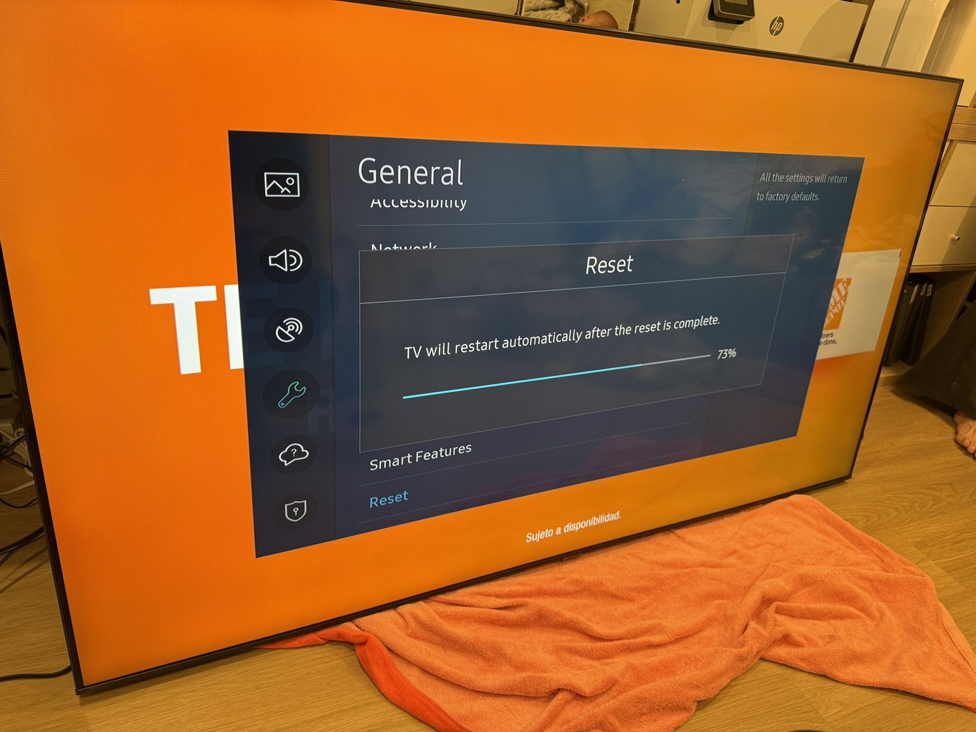 4K 73” Samsung Tizen Smart TV