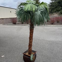 Artificial palm tree