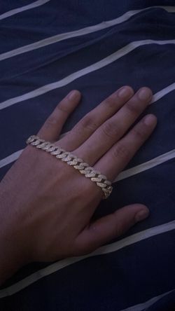Gold bracelet