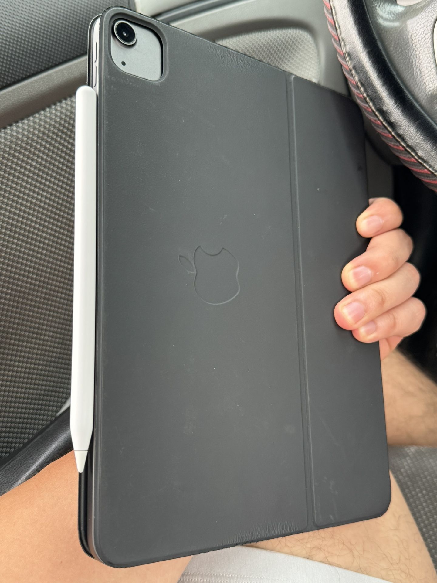 iPad Air 5th Gen + Pencil + Apple Keyboard Case