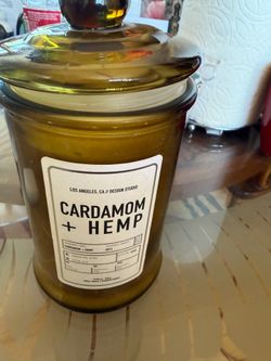 Hemp and Cardumen candle