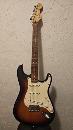 Fender Stratocaster Electric Guitar - 3-Tone Sunburst