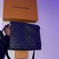 Louis Vuitton Men Bag 