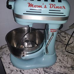 Kitchen Aid Stand Mixer Like New