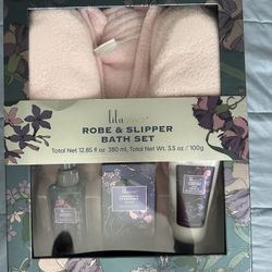 Robe and Slipper Gift set