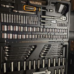 GEARWRENCH TOOL SET 168 PCS NEW *****