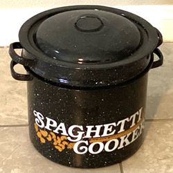 SPAGHETTI COOKER 3 PIECE NEVER USED ASKING 10
