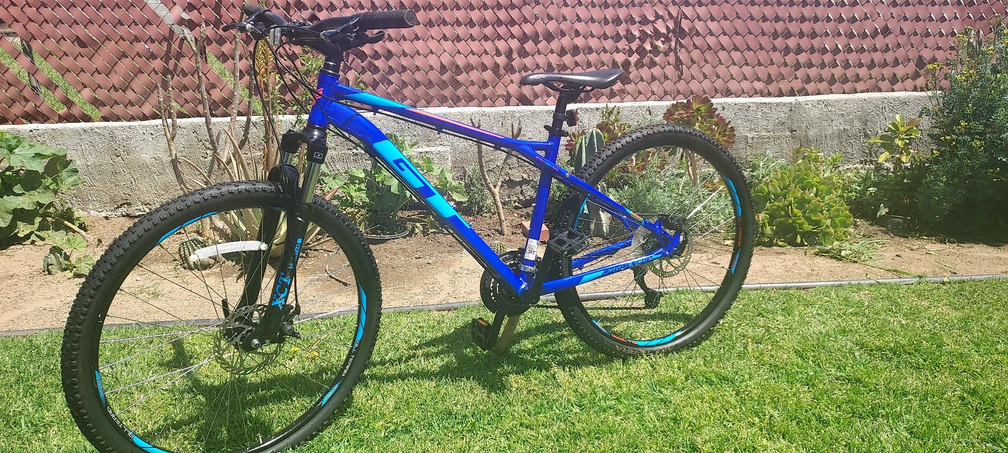 Gt men's aggressor pro on sale mountain bike weight