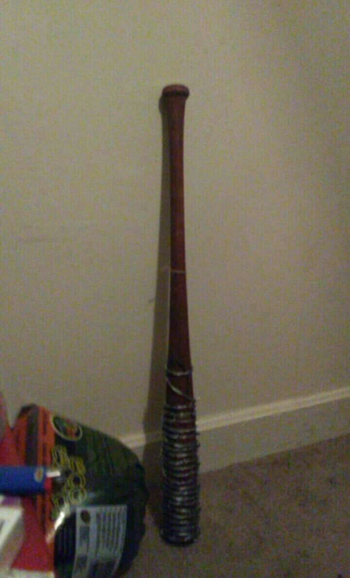 The walking dead real wood and wire bat