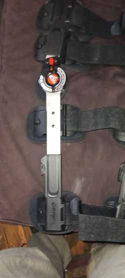 Breg T Scope Premier Post-Op Knee Brace for Sale in Medora, KS - OfferUp