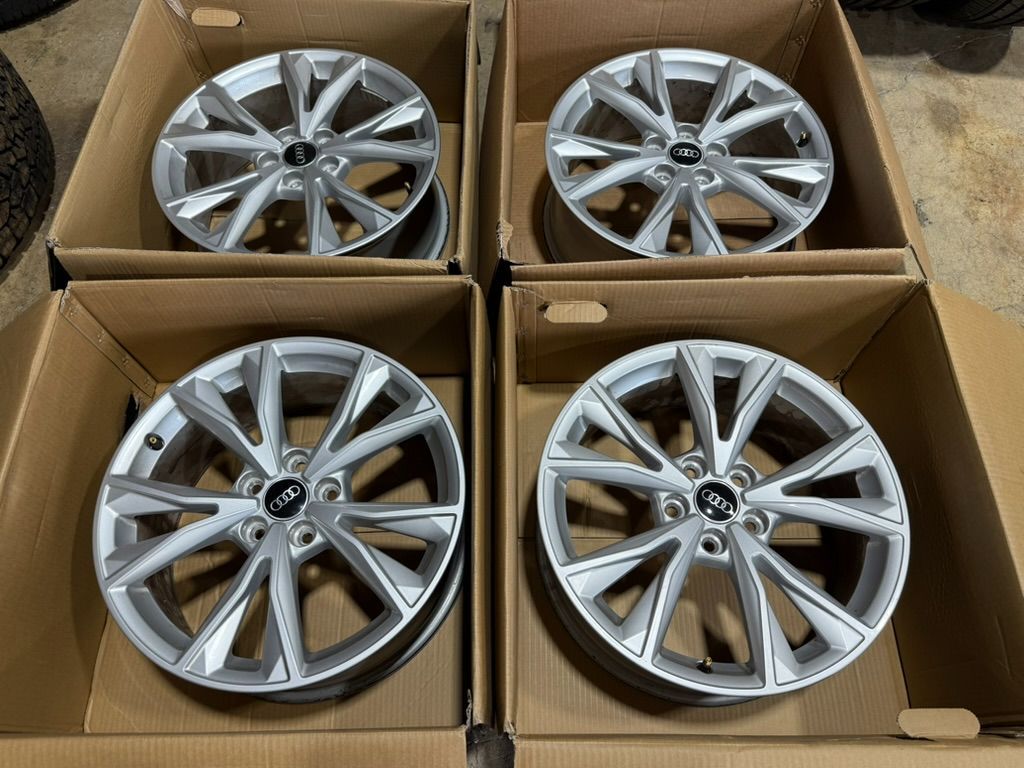 DELIVERY 4X 2023 Q3 OEM Wheels 18x7 5 Spoke V Spoke Audi RIms 18"