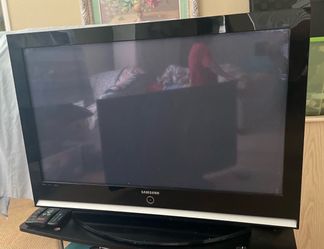 42” Samsung TV